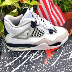 Authentic Nike Air Jordan Retro IV 4 Military Black 2022 Men Sz 9 Women sz10.5